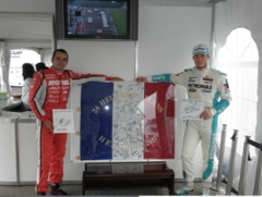 7/31「スーパーGT第4戦SUGO大会」にて展示。ル・マン優勝ドライバー、A・ロッテラー選手（右）とB・トレルイエ選手（左）